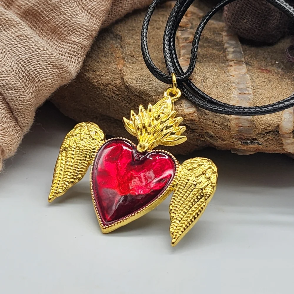 Boho Gold Pendant Heart Wings Spiritua Necklace Frida Khalo Red Heart